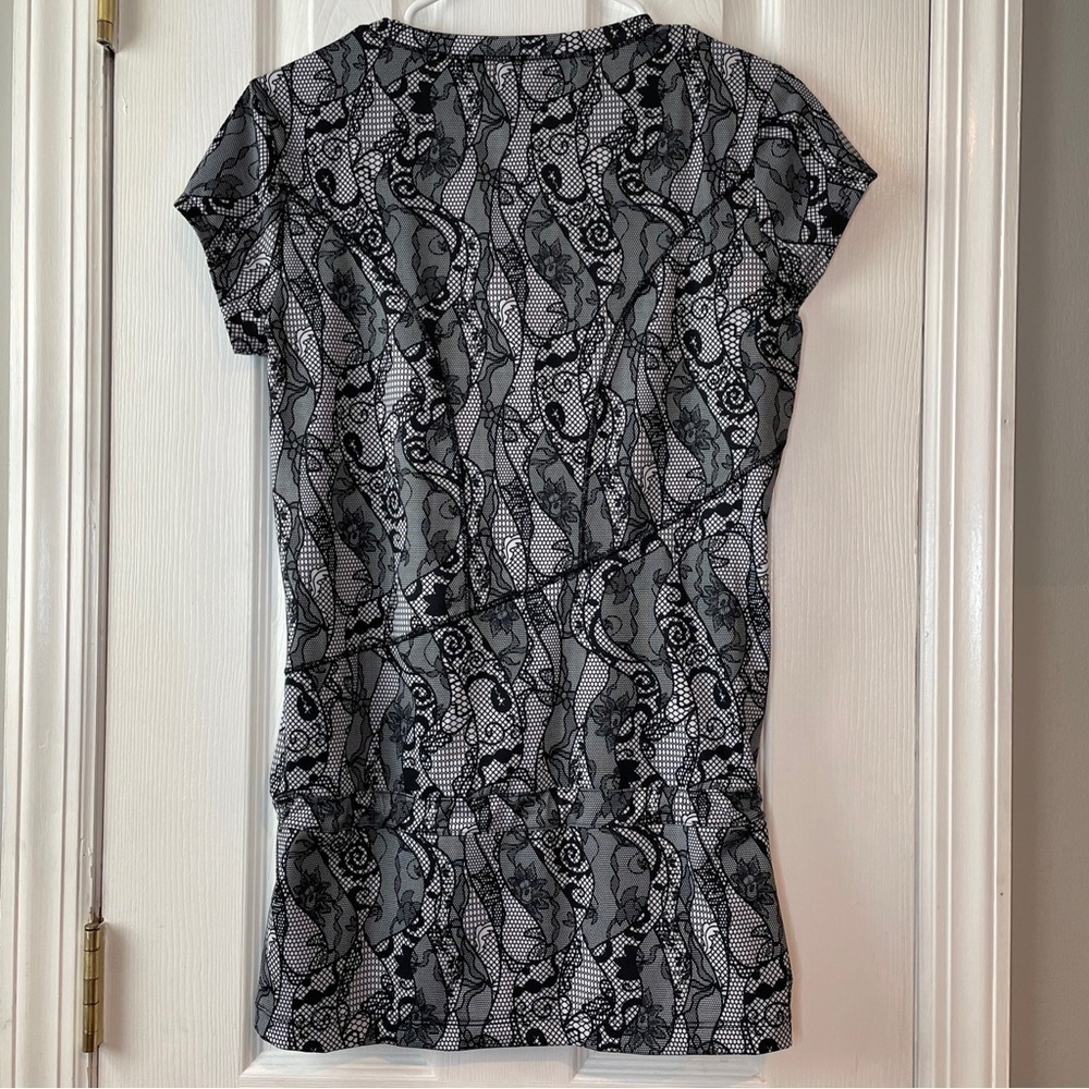 Nivo NVO Black and White Golf Athletic Top Small - Picture 9 of 16